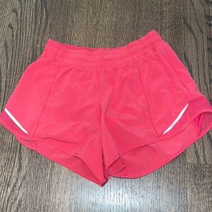 Lululemon Hotty Hot 4” Shorts, size 6